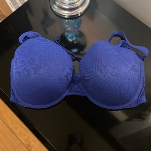 PINK Victoria’s Secret blue lace 36DD bra with strappy back